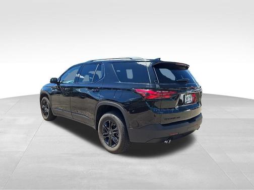 Mosaic Black Metallic 2023 Chevrolet Traverse LT Cloth