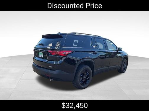 Mosaic Black Metallic 2023 Chevrolet Traverse LT Cloth