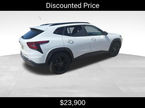 Summit White 2024 Chevrolet Trax ACTIV