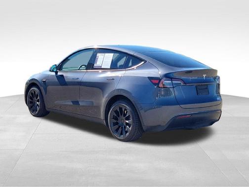 Midnight Silver Metallic 2023 Tesla Model Y Long Range
