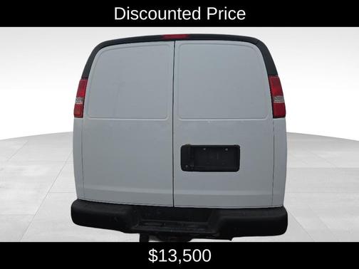 Summit White 2017 Chevrolet Express 2500 Work Van