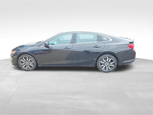 Mosaic Black Metallic 2022 Chevrolet Malibu RS