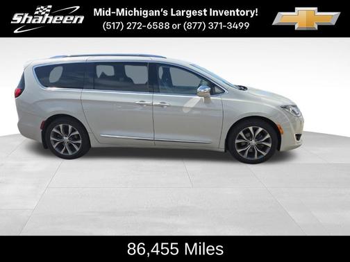 White 2017 Chrysler Pacifica Limited