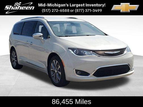 White 2017 Chrysler Pacifica Limited