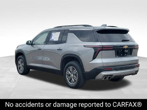 Sterling Gray Metallic 2024 Chevrolet Traverse LT