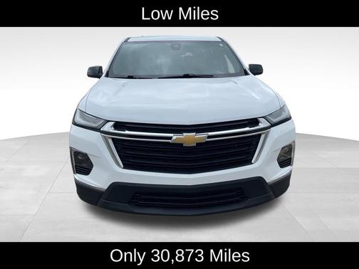 Summit White 2022 Chevrolet Traverse LS