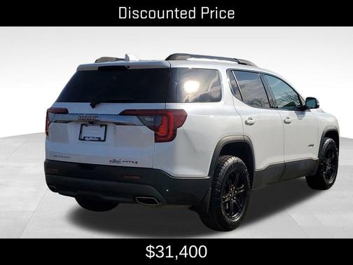 White Frost Tri-Coat 2022 GMC Acadia AT4