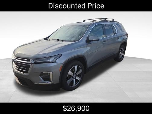 Sterling Gray Metallic 2023 Chevrolet Traverse LT Leather