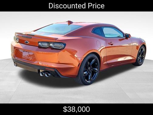 Vivid Orange Metallic 2022 Chevrolet Camaro LT1