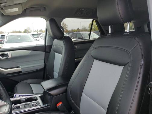 Green Metallic 2022 Ford Explorer XLT