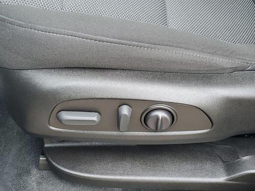 Silver Sage Metallic 2023 Chevrolet Traverse LT Cloth