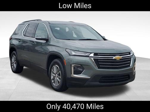 Silver Sage Metallic 2023 Chevrolet Traverse LT Cloth
