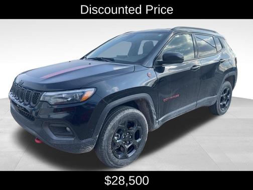 Diamond Black 2024 Jeep Compass Trailhawk