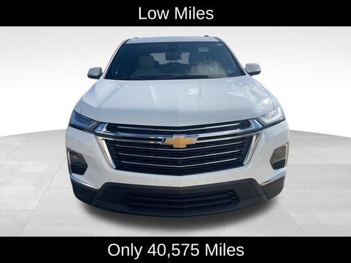 Summit White 2023 Chevrolet Traverse LT Leather