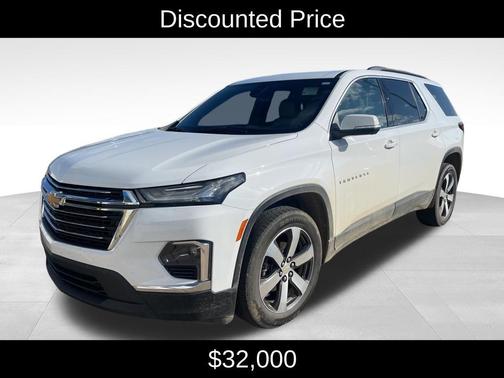 Summit White 2023 Chevrolet Traverse LT Leather