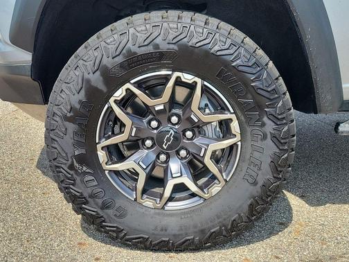 Sterling Gray Metallic 2025 Chevrolet Colorado ZR2