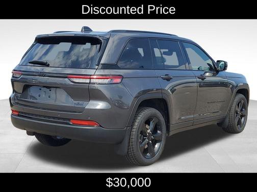 Metallic 2023 Jeep Grand Cherokee Altitude