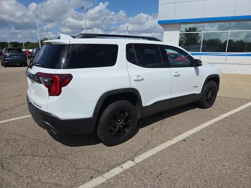 2021 GMC Acadia AT4