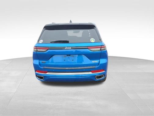 2023 Jeep Grand Cherokee Summit