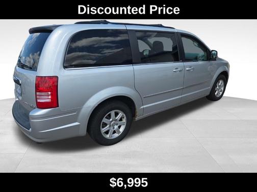 Bright Silver Clearcoat Metallic 2010 Chrysler Town & Country Touring