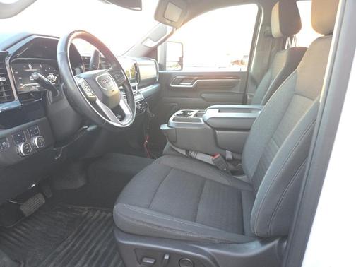 2024 GMC Sierra 2500 SLE