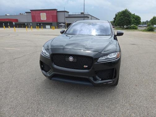 2019 Jaguar F-PACE S