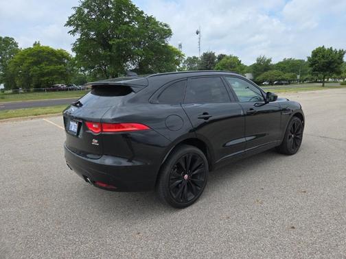 2019 Jaguar F-PACE S