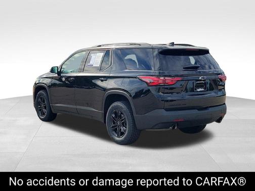 Mosaic Black Metallic 2022 Chevrolet Traverse LS