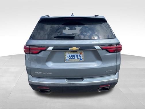 Sterling Gray Metallic 2023 Chevrolet Traverse Premier