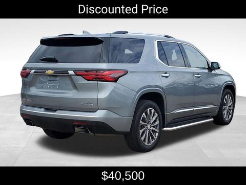Sterling Gray Metallic 2023 Chevrolet Traverse Premier