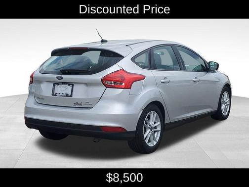 Ingot Silver 2015 Ford Focus SE