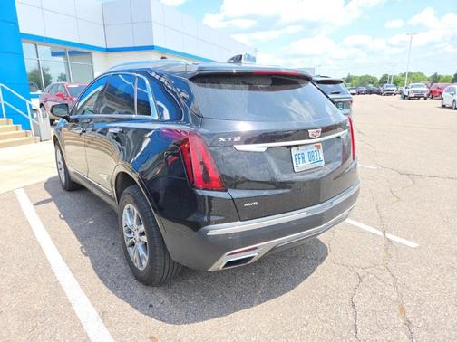 2022 Cadillac XT5 Premium Luxury