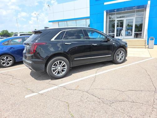2022 Cadillac XT5 Premium Luxury