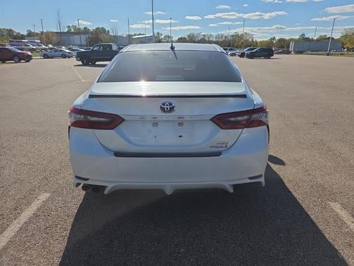 2022 Toyota Camry Hybrid XSE