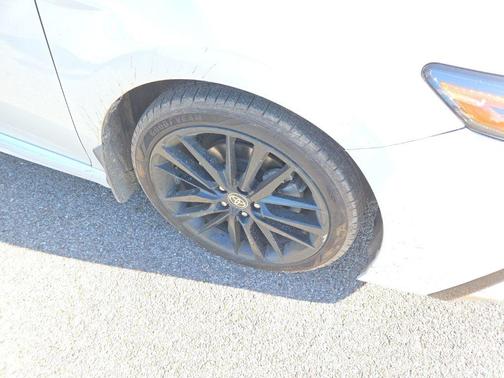 2022 Toyota Camry Hybrid XSE