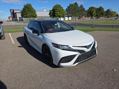 2022 Toyota Camry Hybrid XSE