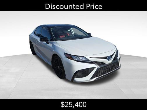 2022 Toyota Camry Hybrid XSE