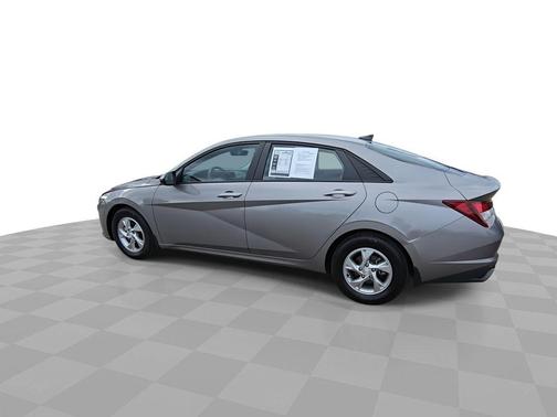 2023 Hyundai ELANTRA SE