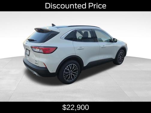 2022 Ford Escape PHEV Titanium