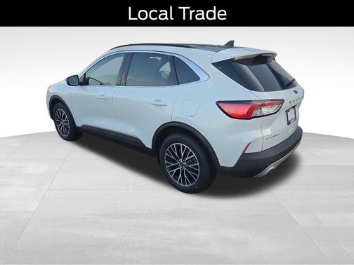 2022 Ford Escape PHEV Titanium
