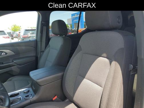 Sterling Gray Metallic 2023 Chevrolet Traverse LT Cloth