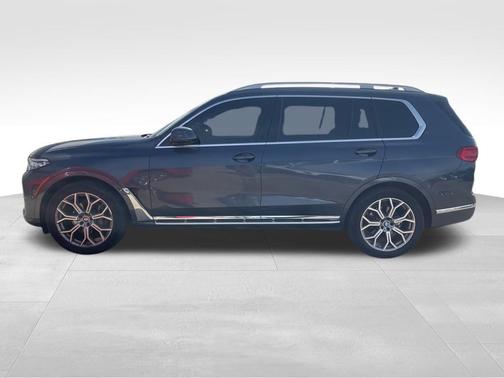 Gray Metallic 2020 BMW X7 xDrive40i