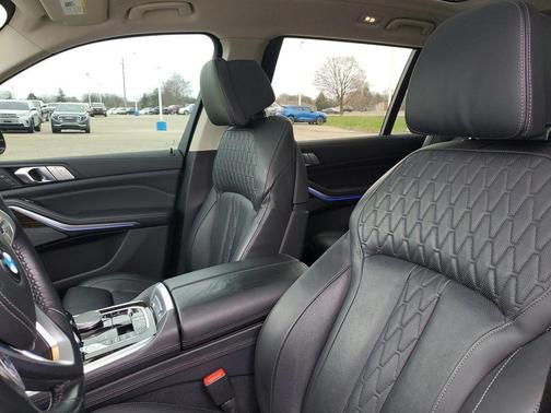 2020 BMW X7 xDrive40i
