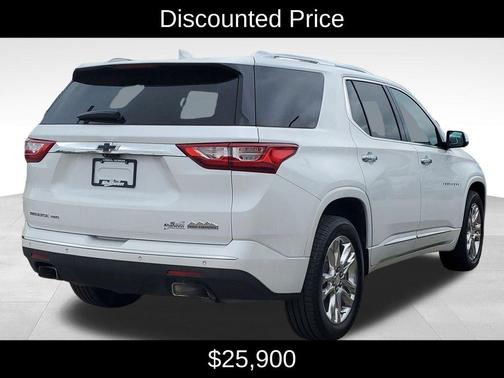 Iridescent Pearl Tricoat 2020 Chevrolet Traverse High Country