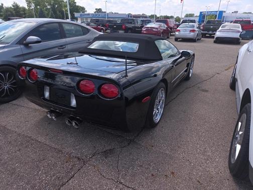 2004 Chevrolet Corvette Base