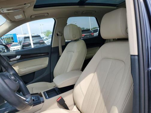 Moonlight Blue Metallic 2018 Audi Q5 2.0T Premium Plus