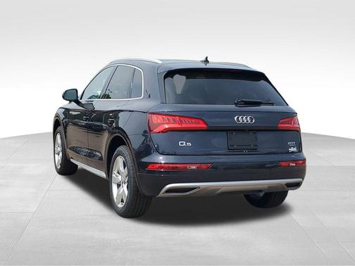 Moonlight Blue Metallic 2018 Audi Q5 2.0T Premium Plus