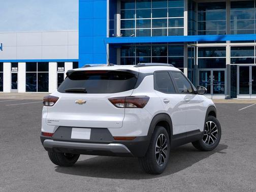 Summit White 2026 Chevrolet Trailblazer LT