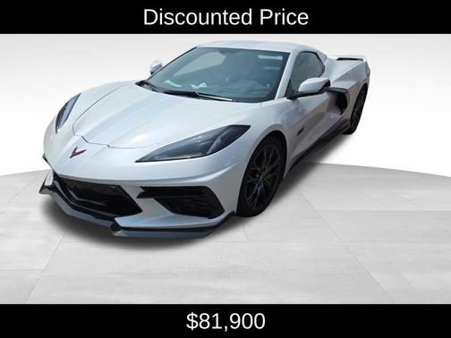 White Pearl Metallic 2023 Chevrolet Corvette Stingray w/3LT
