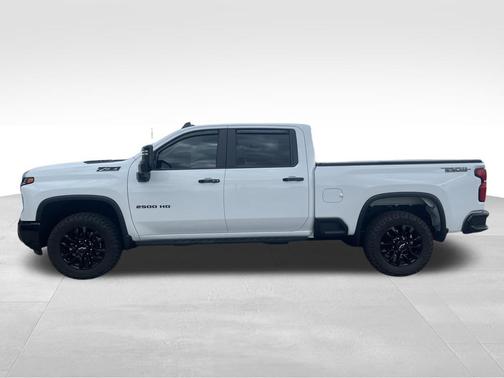 Summit White 2026 Chevrolet Silverado 2500 LT